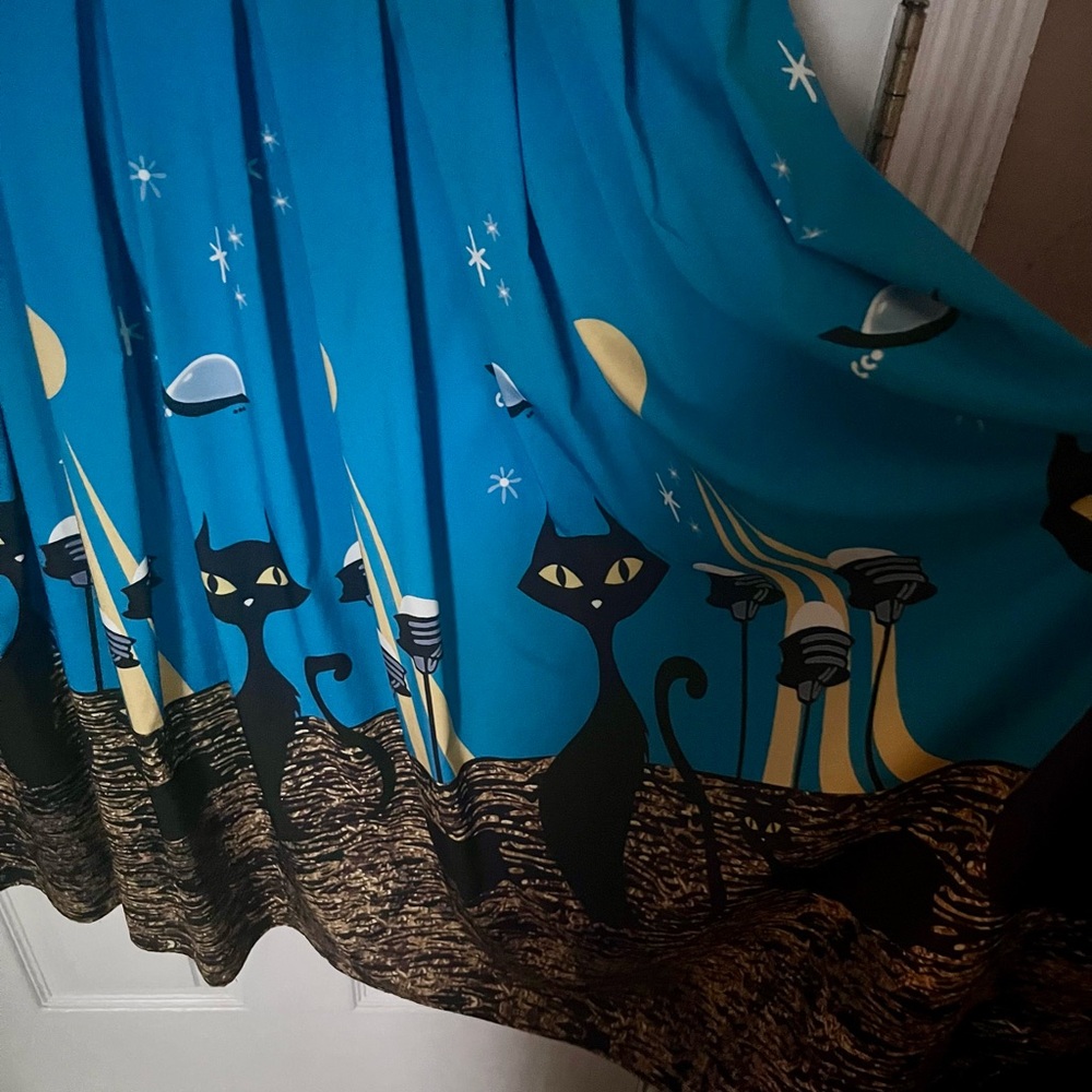 Dress - Picture 2 of 5